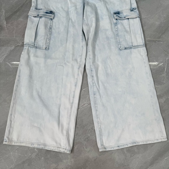 Women's DKNY Jeans High-Rise Wide-Leg Cargo Jeans Light Wash Cotton Plus Size 32 - Picture 6 of 16